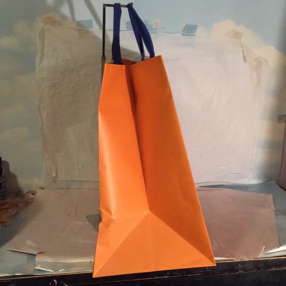 LOUIS VUITTON XLARGE ORANGE BAG - Picture 3 of 8